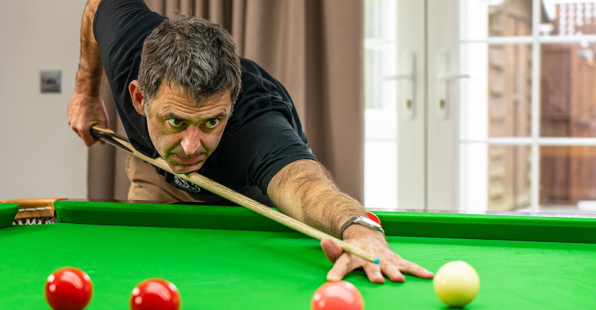 更牵动整个 更牵动整个